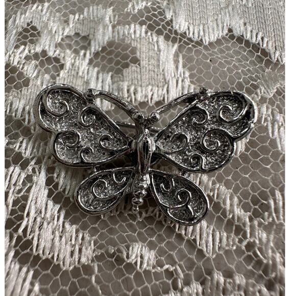 Vintage Gerry's Silver Tone Butterfly Pin Brooch Nature Insect - Picture 1 of 4